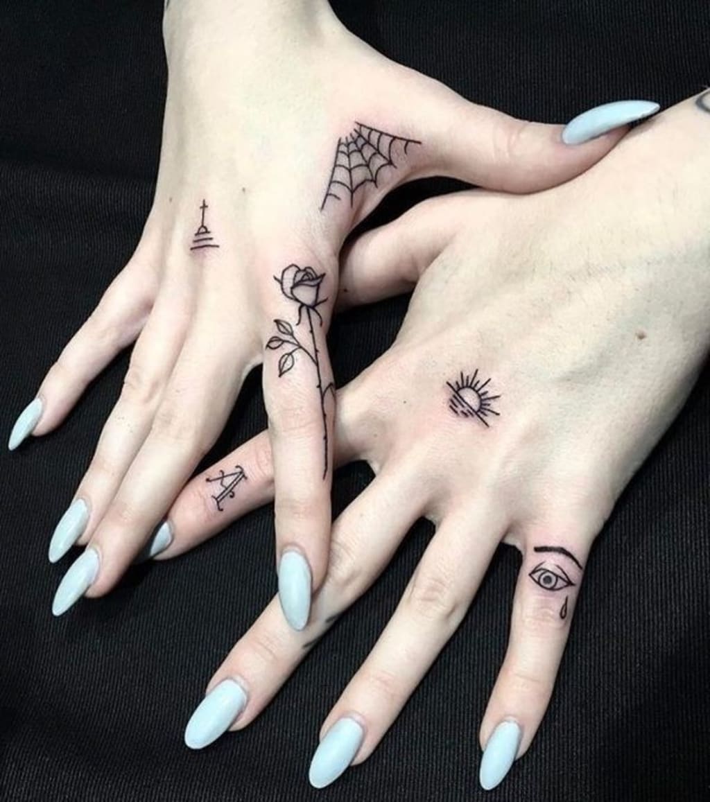 20 Delightfully Beautiful Small Hand Tattoos for Women | Blush 20 Delightfully Beautiful Small Hand Tattoos for Women | Blush