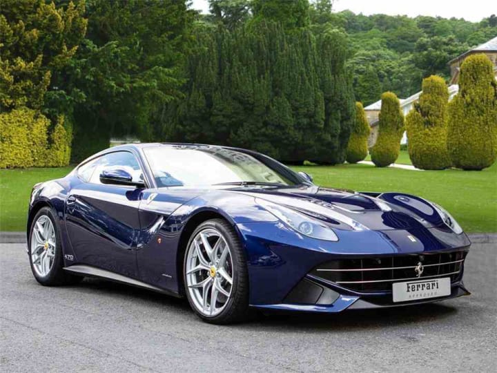 Ferrari f12 Berlinetta серая