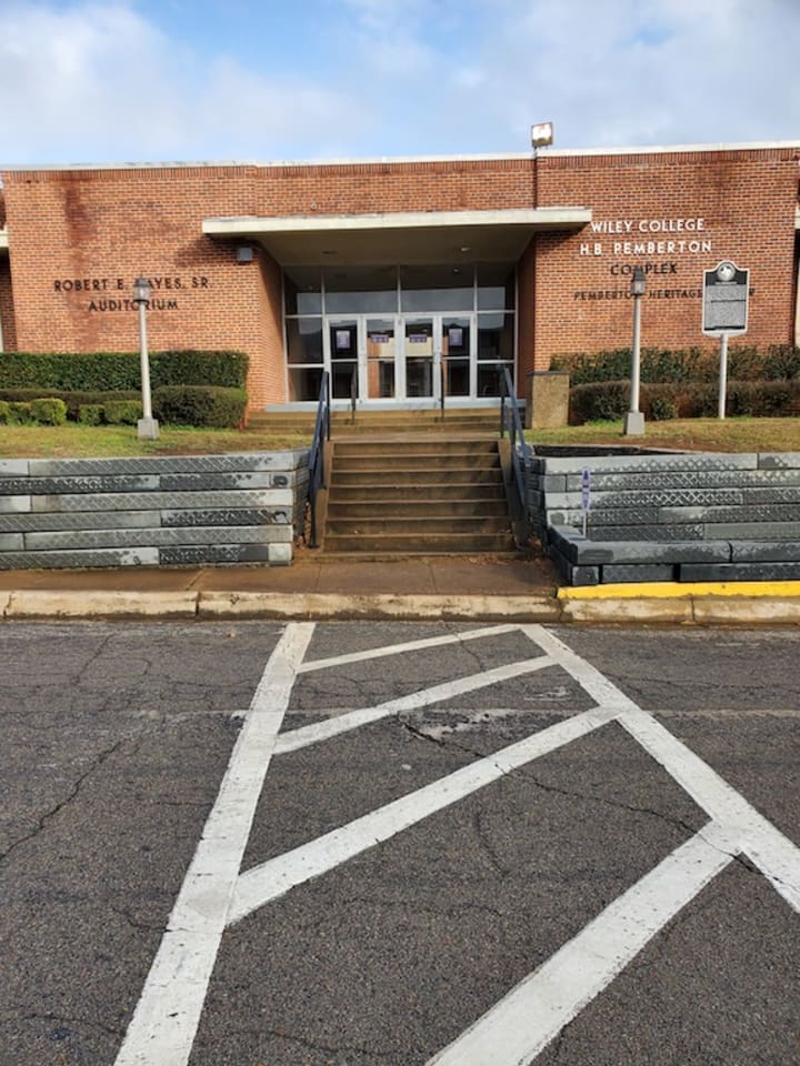 GROWING UP ON THE 'COLORED' SIDE OF THE BORDER Wander