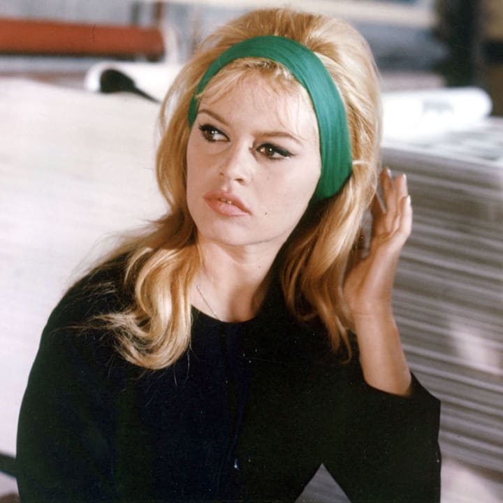 Most Iconic 1960s Makeup Trends  Blush