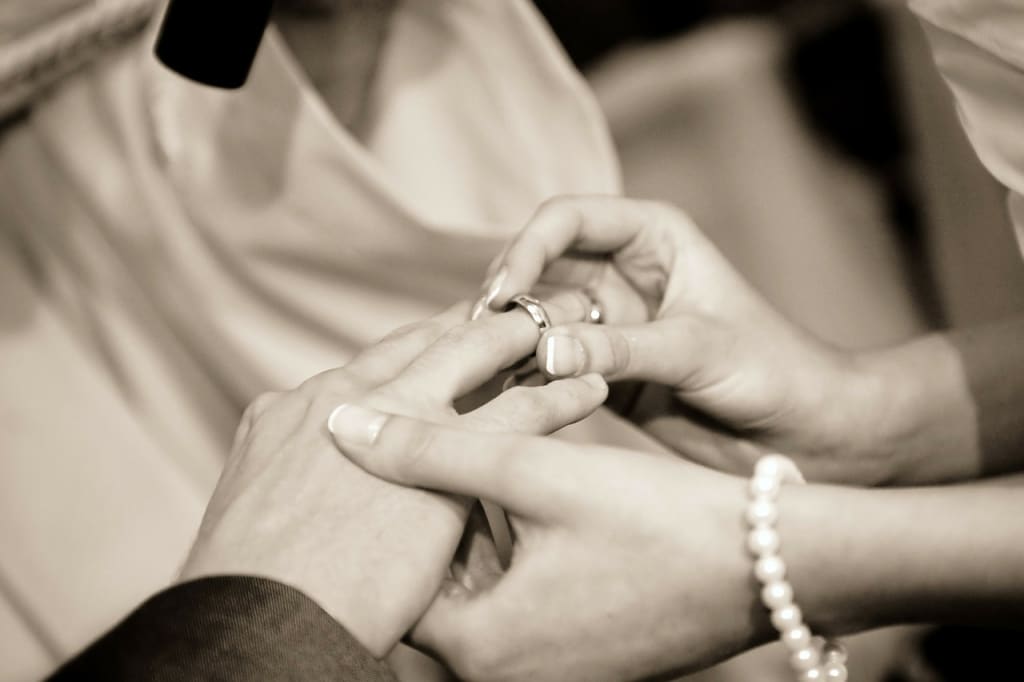 Married Women Should Not Listen to Single Friends Married Women Should Not Listen to Single Friends