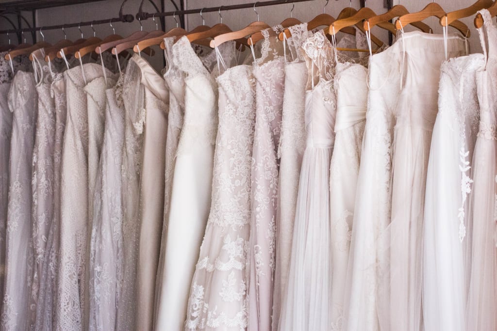 10 Winter Wedding Gowns You'll Love 10 Winter Wedding Gowns You'll Love