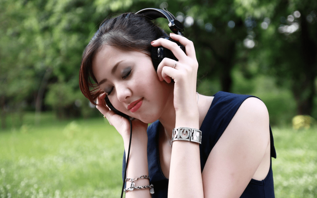 10 Benefits of Listening to Music That Will Help You 10 Benefits of Listening to Music That Will Help You