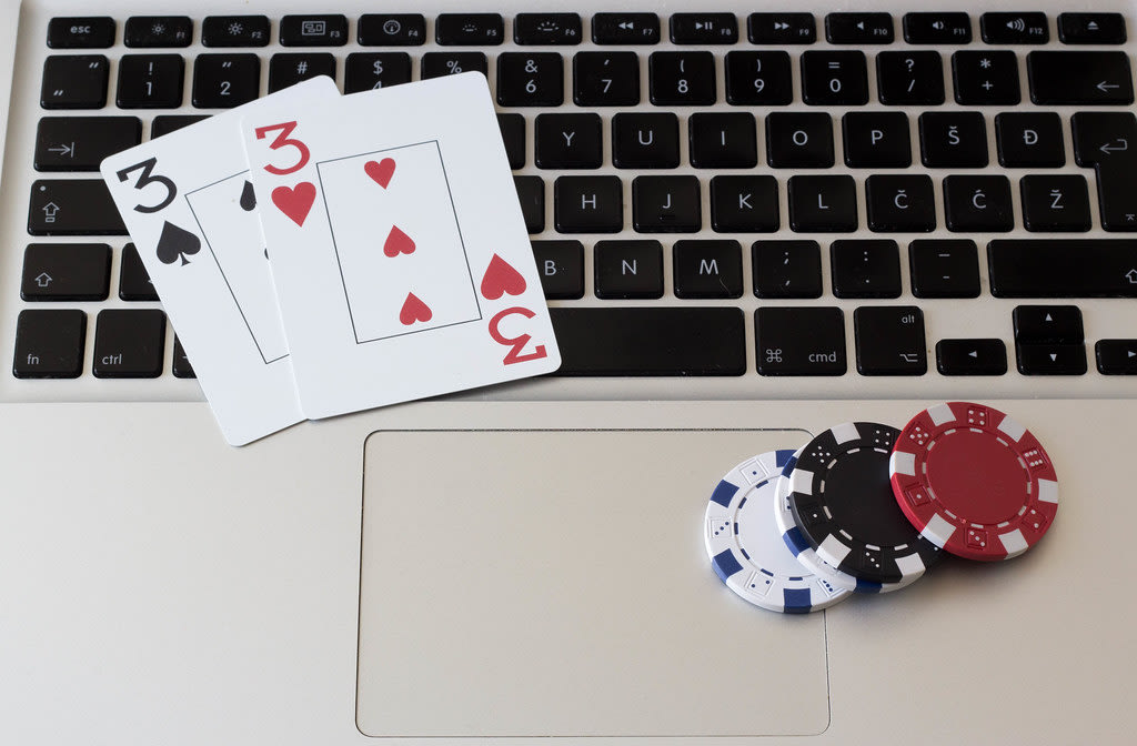 How Online Trading and Gambling Look Alike How Online Trading and Gambling Look Alike
