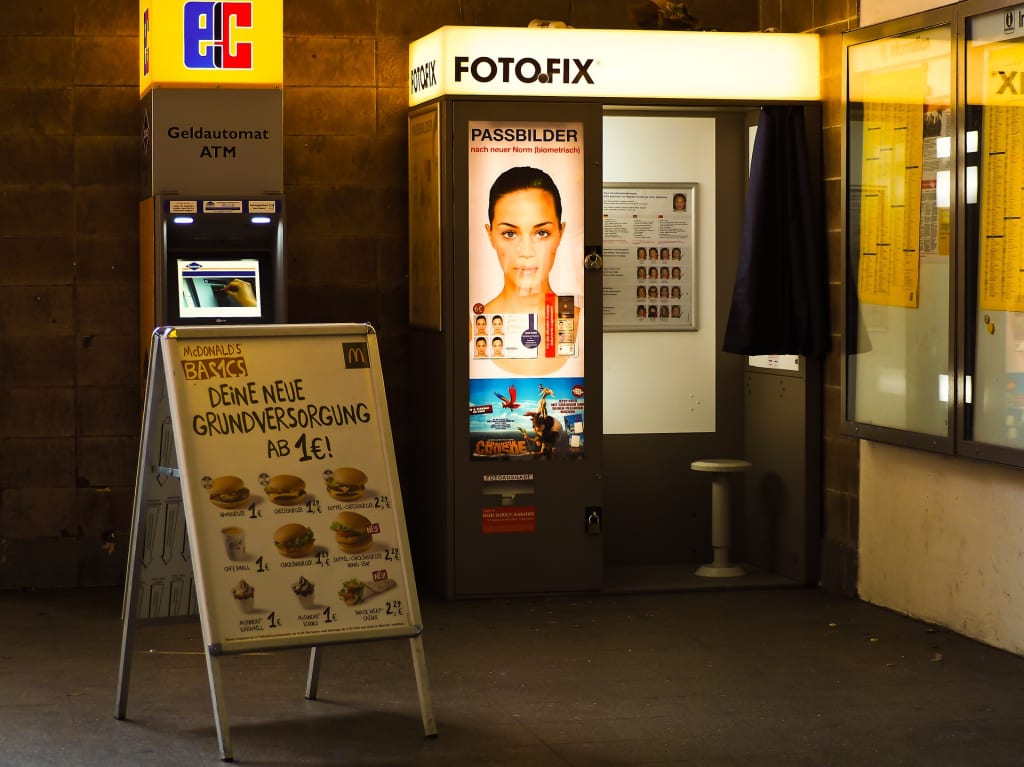 Why Are Photo Booths So Popular? Why Are Photo Booths So Popular?