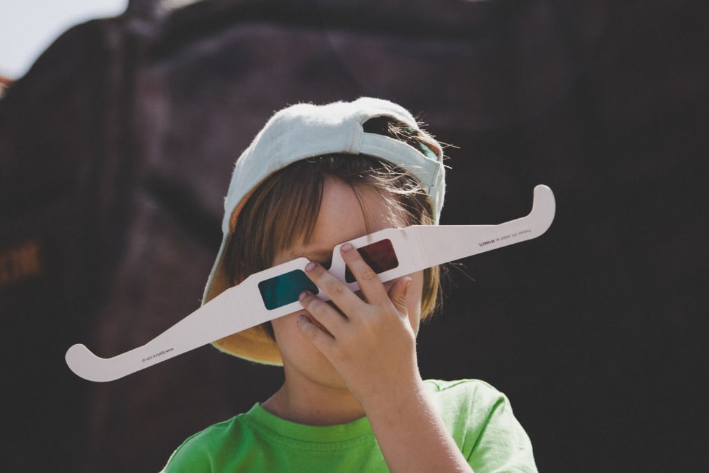 The 10 Commandments of Movie Theatre Etiquette The 10 Commandments of Movie Theatre Etiquette