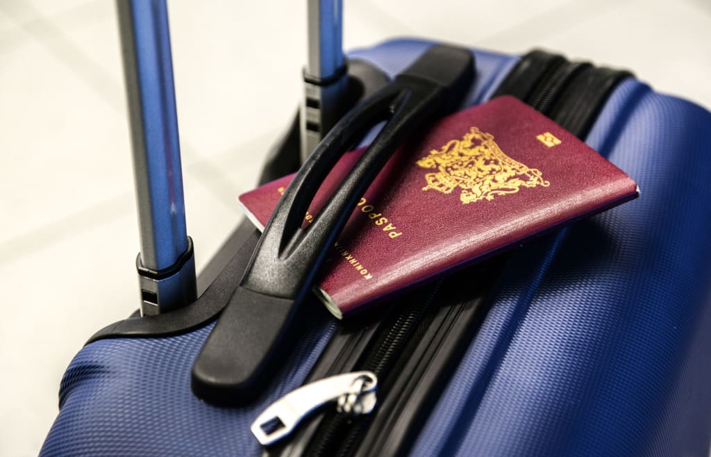 Top 6 Suitcase Essentials for Business Travel Top 6 Suitcase Essentials for Business Travel