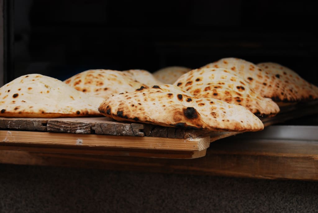 4 Fast and Easy Flatbread Recipes 4 Fast and Easy Flatbread Recipes