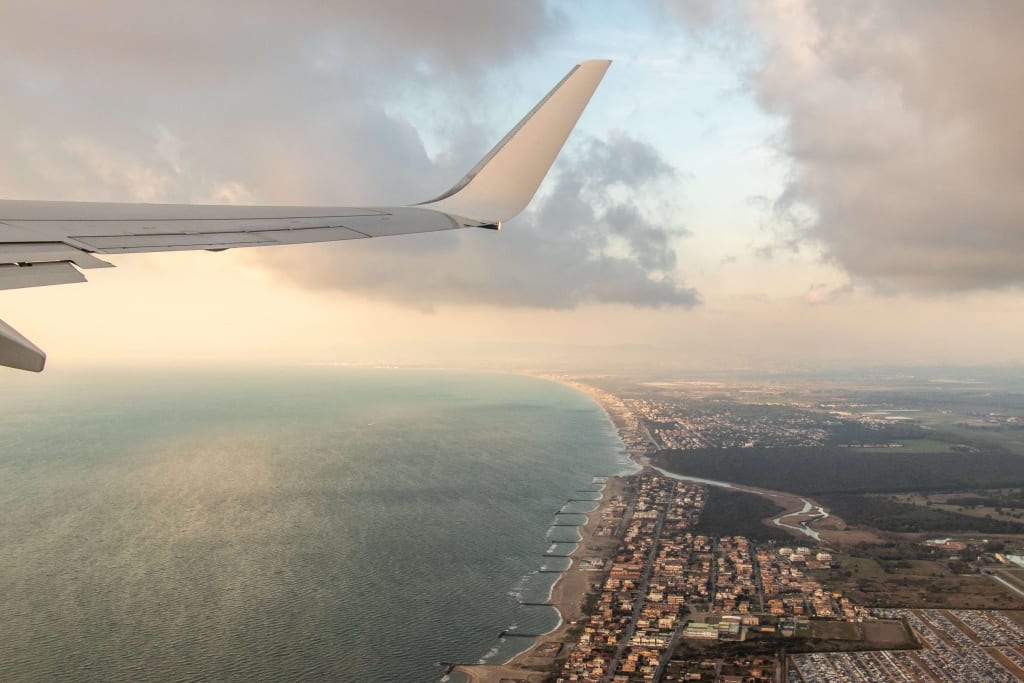 5 Cost-Cutting Tips That Frequent Fliers Use To Save On Air Travel 5 Cost-Cutting Tips That Frequent Fliers Use To Save On Air Travel