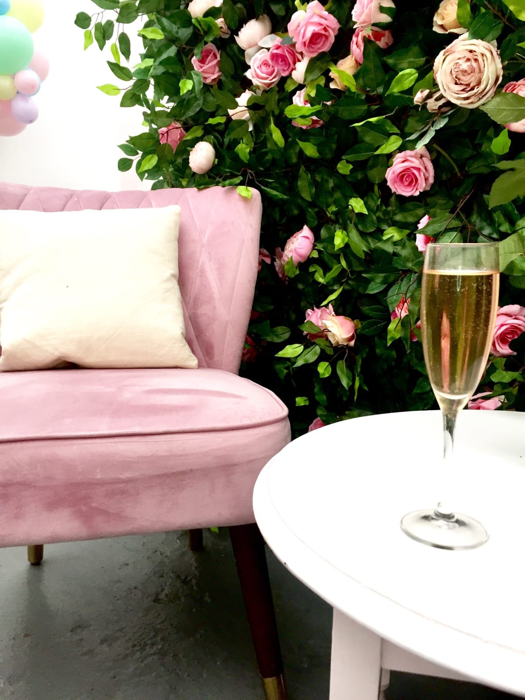 How to make an English Iced Rose Tea Champagne Spritzer
How to make an English Iced Rose Tea Champagne Spritzer