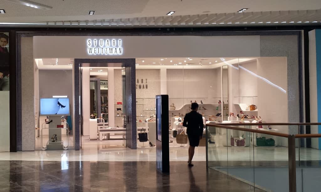 Stuart Weitzman: a short bio Stuart Weitzman: a short bio