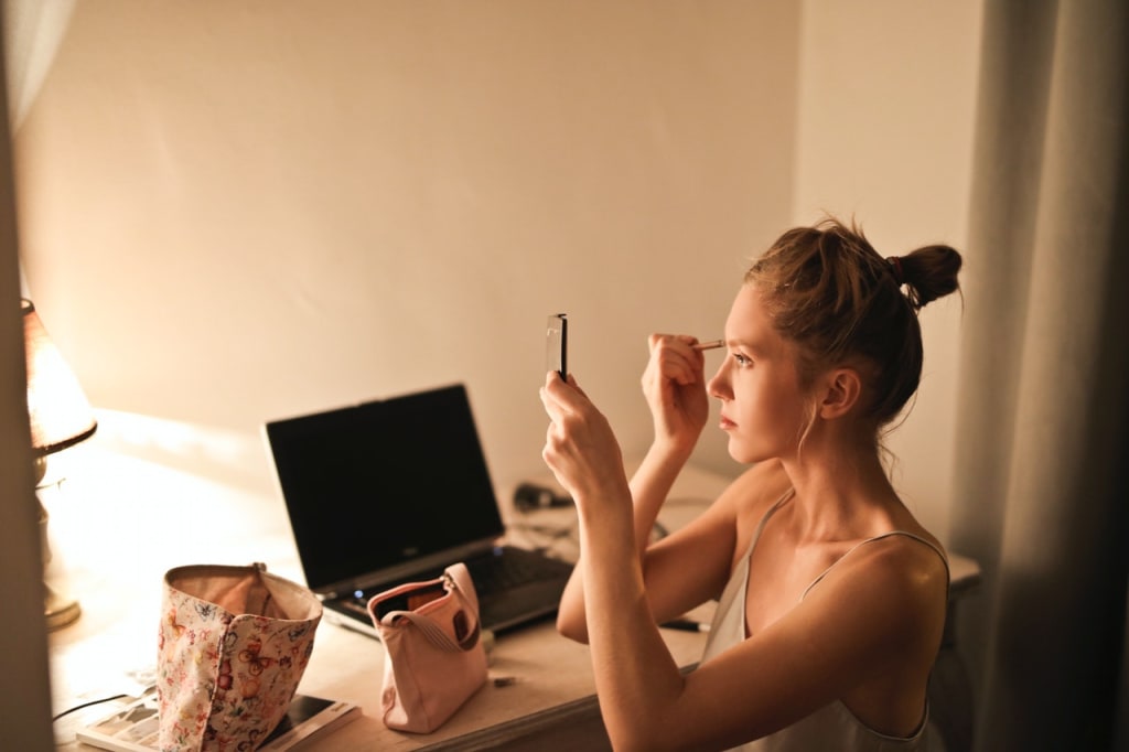 Makeup Tips That Will Catch His Eye on Your Next Date Makeup Tips That Will Catch His Eye on Your Next Date