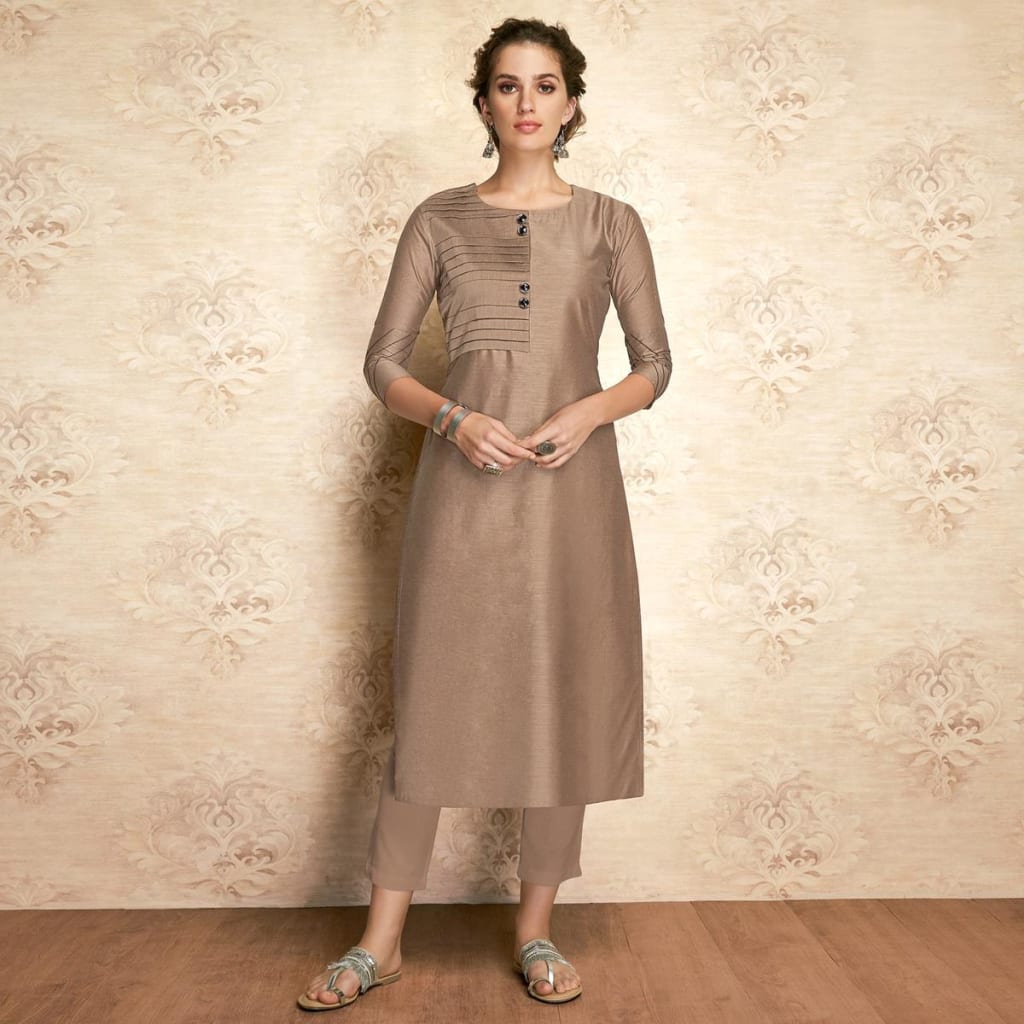 10 Creative Kurta Styling Tips to Look Taller
10 Creative Kurta Styling Tips to Look Taller