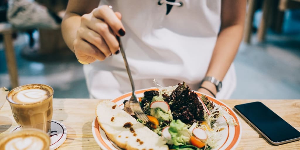 6 Reasons for Visiting a Therapist About Your Relationship With Food
6 Reasons for Visiting a Therapist About Your Relationship With Food
