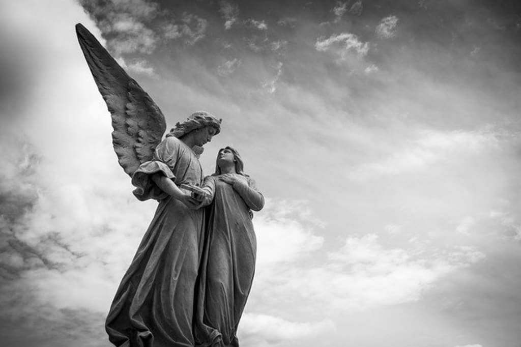 The 5 Things That Dead People Want to Share With You The 5 Things That Dead People Want to Share With You