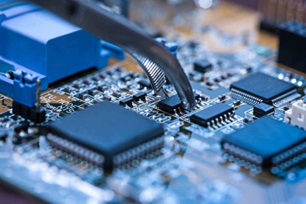 Introduction to Printed Circuit Boards and Applications of PCB's Introduction to Printed Circuit Boards and Applications of PCB's
