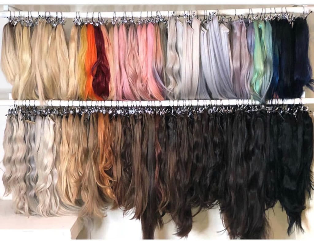 The Experience of Wearing Wigs The Experience of Wearing Wigs