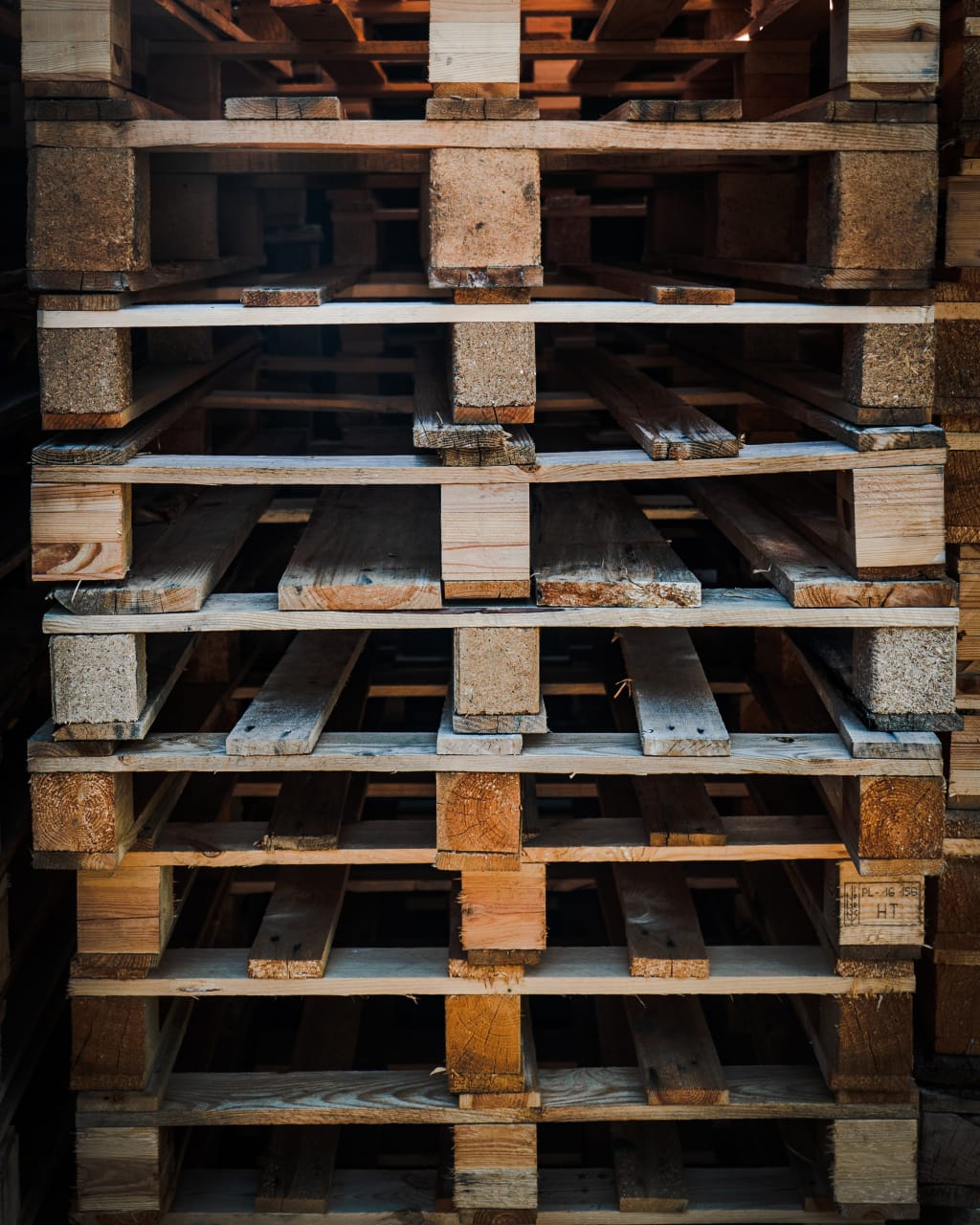 4 Reasons to Build with Pallet Wood 4 Reasons to Build with Pallet Wood