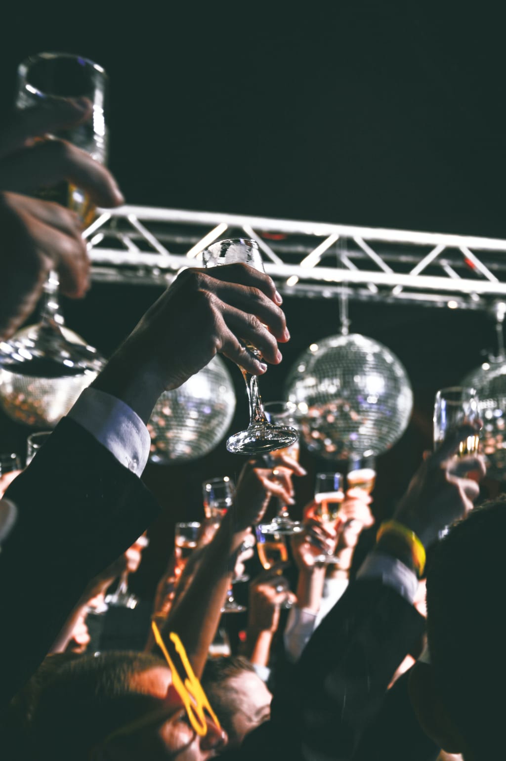 5 Fun Ways to Propose to Your Wedding Party 5 Fun Ways to Propose to Your Wedding Party