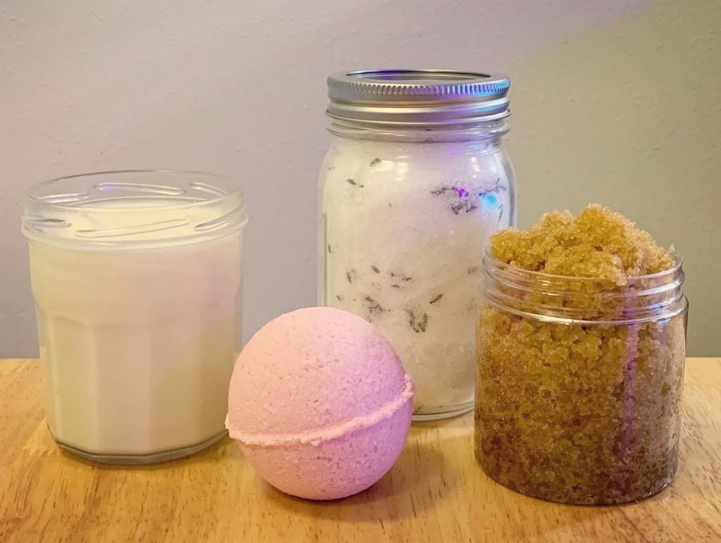 4 Simple DIY Crafts to Make At Home 4 Simple DIY Crafts to Make At Home