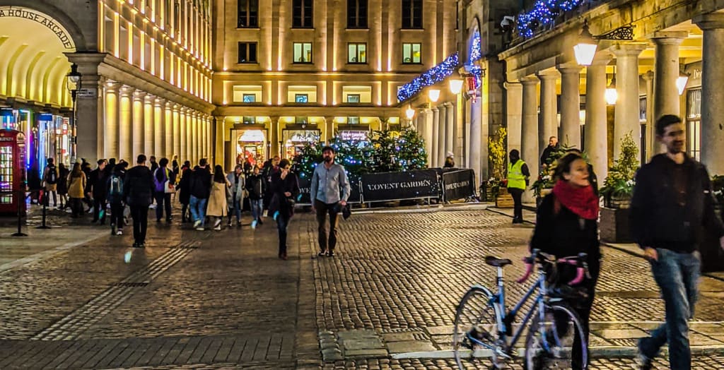 Where are the best Christmas lights in London? Where are the best Christmas lights in London?