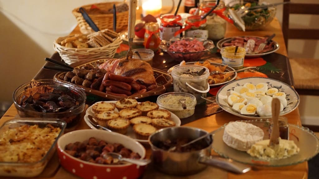 Traditional English Christmas Foods Feast
