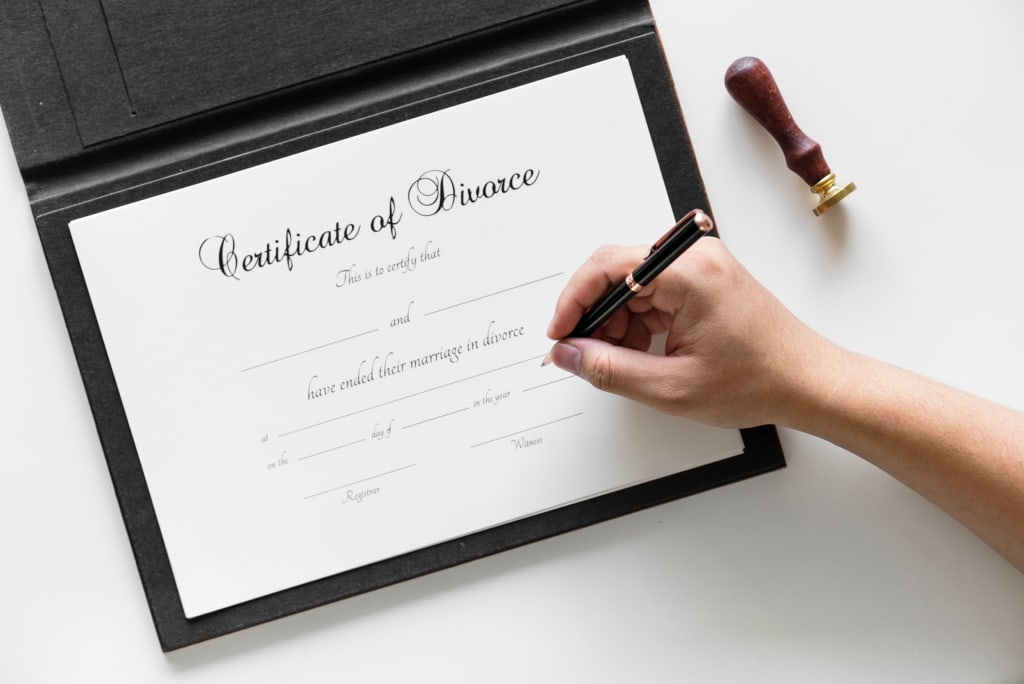 10 Signs He Wants a Divorce 10 Signs He Wants a Divorce