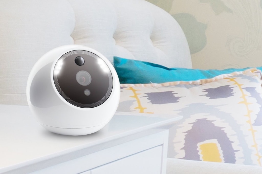 Protect Your Home From Afar with the Amaryllo Atom Security Camera Protect Your Home From Afar with the Amaryllo Atom Security Camera