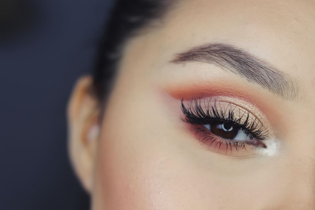 How to Make a Powdered Eyeshadow Stick How to Make a Powdered Eyeshadow Stick