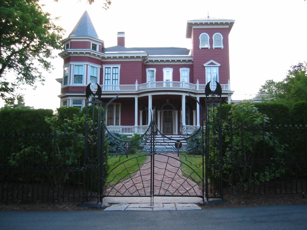 The Day I Saw Stephen King’s House The Day I Saw Stephen King’s House