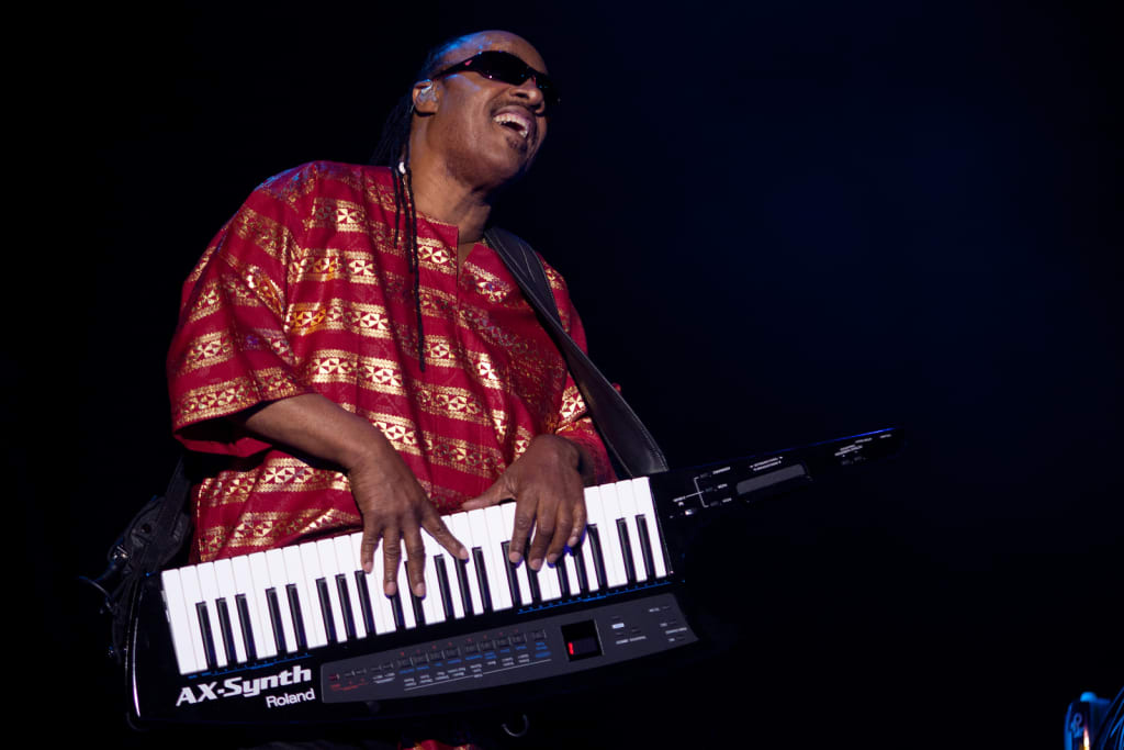 Stevie Sees Stevie Sees