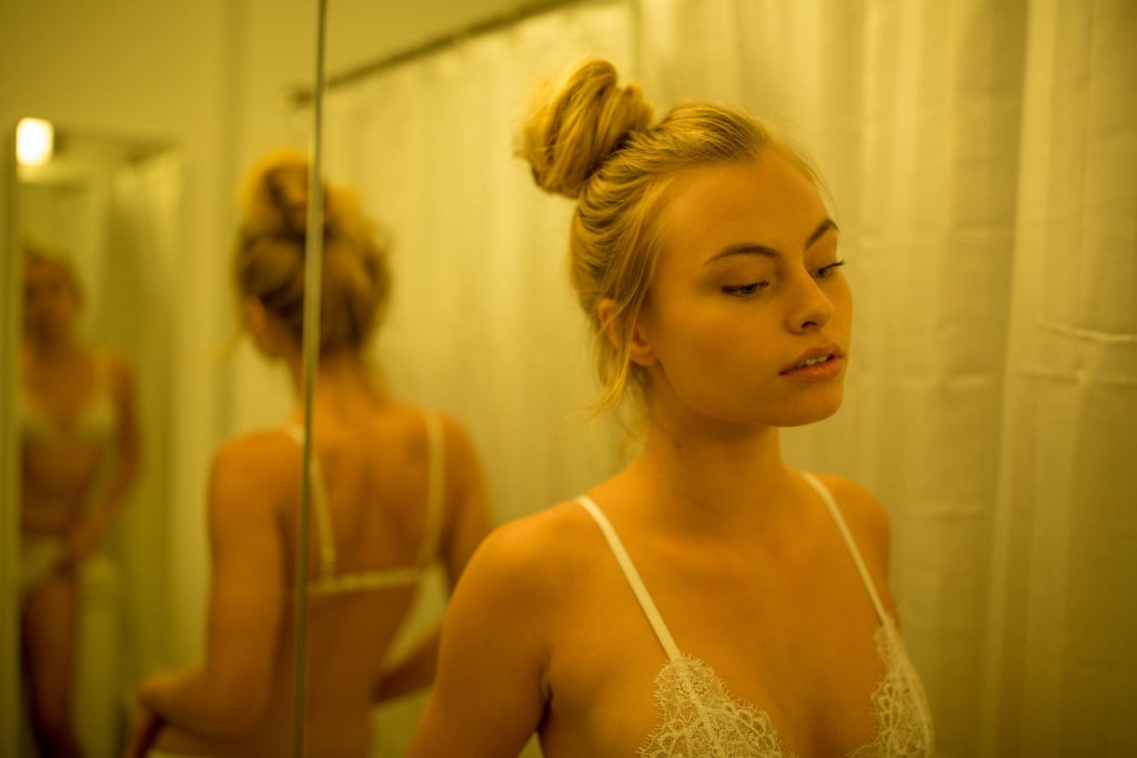 10 Things Only Insecure Women Do 10 Things Only Insecure Women Do
