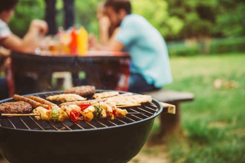 Don’t Make These Common Outdoor Grilling Mistakes Don’t Make These Common Outdoor Grilling Mistakes
