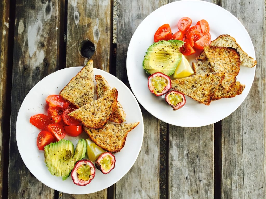 Ways to Eat Healthy While on the Road Ways to Eat Healthy While on the Road