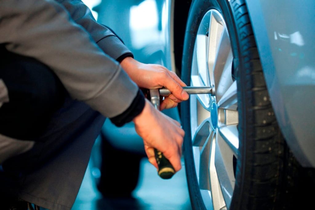 How To Change a Tire How To Change a Tire