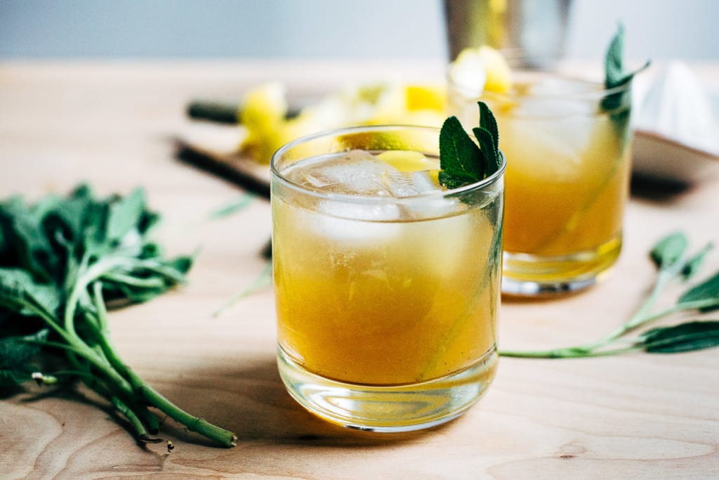 Simple Bourbon Cocktail Recipes Everyone Should Know Simple Bourbon Cocktail Recipes Everyone Should Know