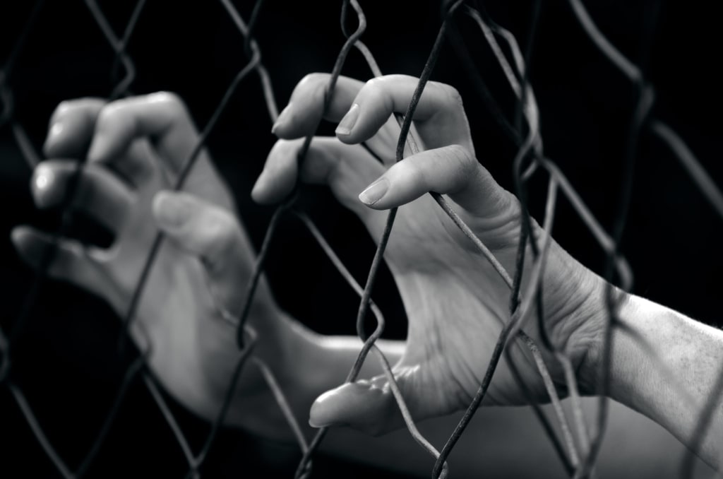 10 Signs Of A Human Trafficking Ring Criminal