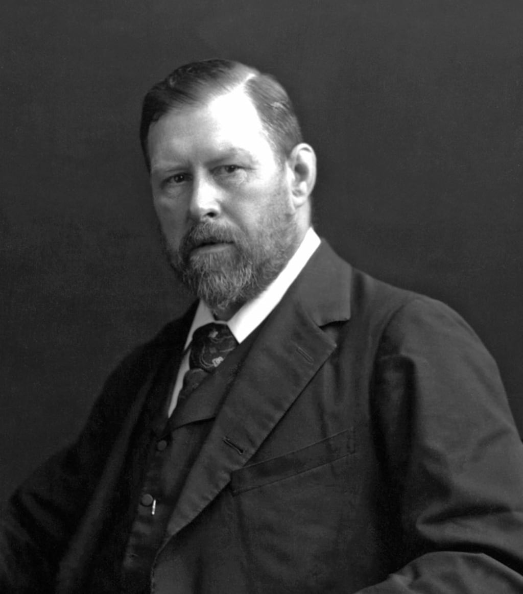 Three Essential Writing Techniques from Stoker's Dracula and the Epistolary Narrative Three Essential Writing Techniques from Stoker's Dracula and the Epistolary Narrative
