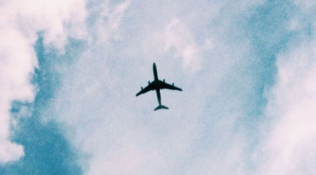 Why Everybody Is Dropping Their 9 to 5 and Traveling—and Will It Kill Our Work Force? Why Everybody Is Dropping Their 9 to 5 and Traveling—and Will It Kill Our Work Force?