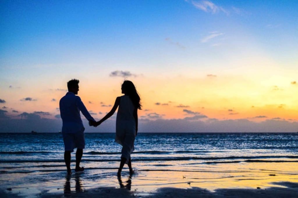 Here's What You Should Drink on Your Honeymoon Here's What You Should Drink on Your Honeymoon