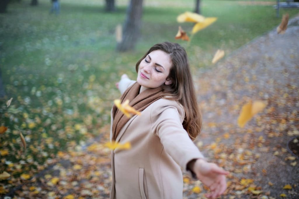 5 Types of People to Avoid and Surround Yourself with 5 Types of People to Avoid and Surround Yourself with