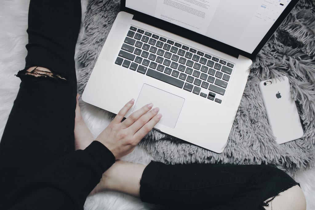 What It's Like To Be: An Online Blogger What It's Like To Be: An Online Blogger