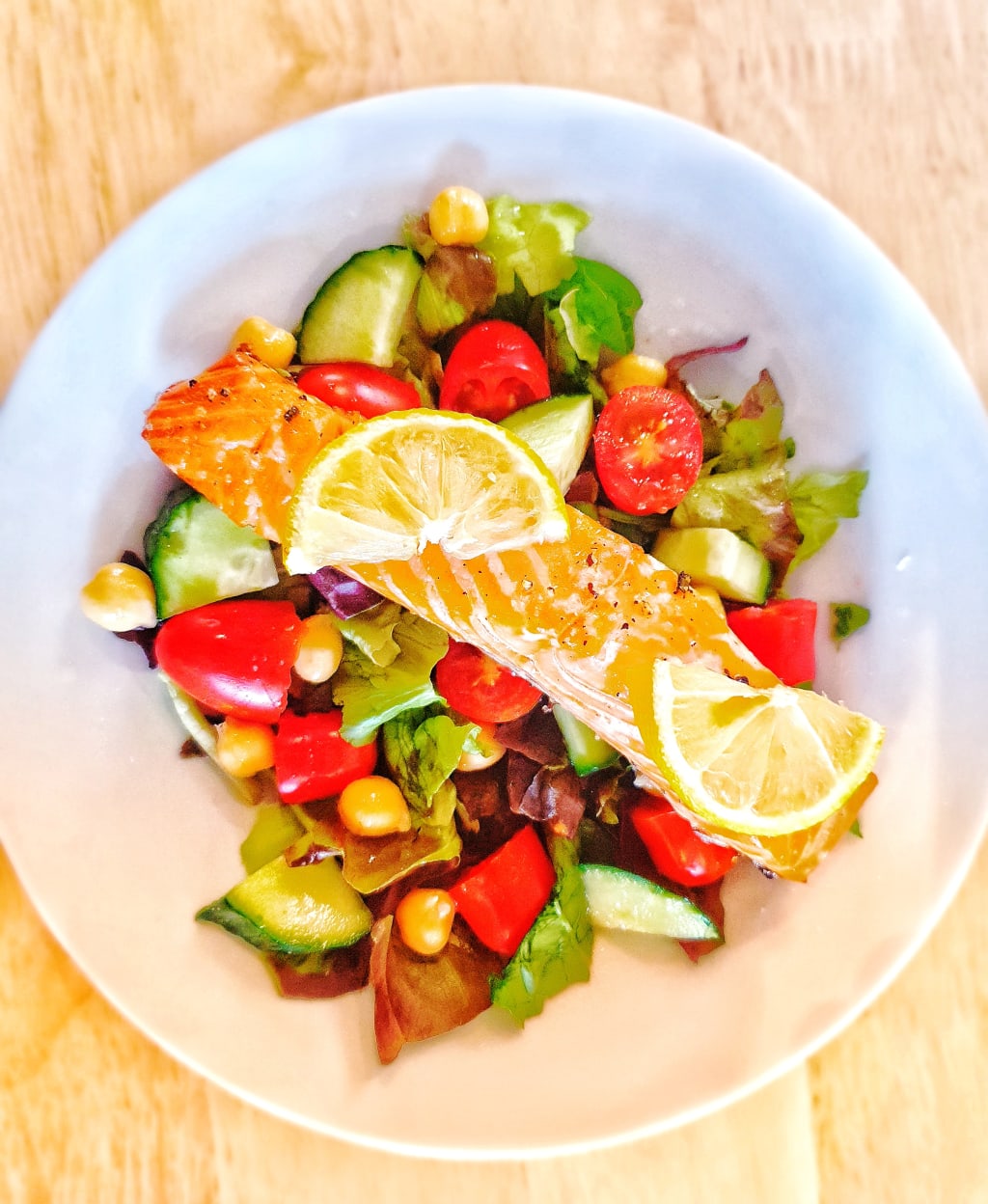 High Protein Salad with Salmon High Protein Salad with Salmon