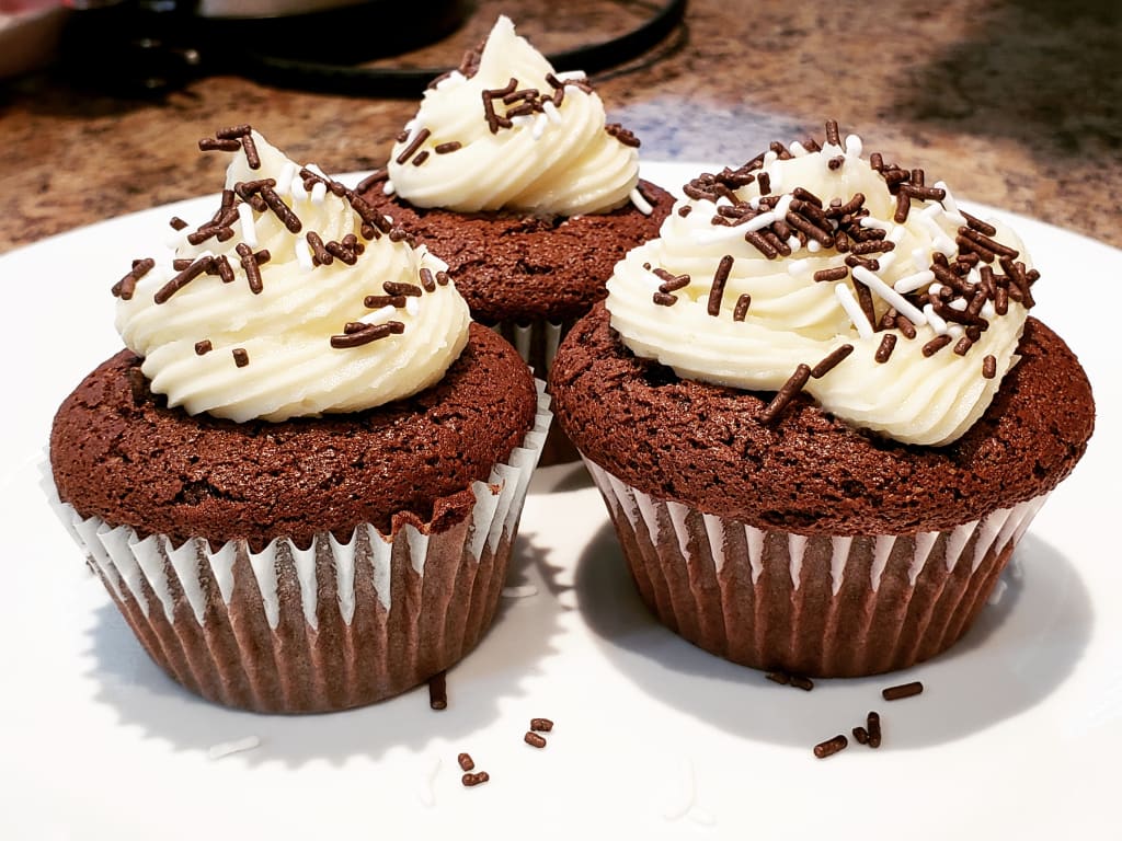 Recipe Review: Buttercream Cupcakes Recipe Review: Buttercream Cupcakes