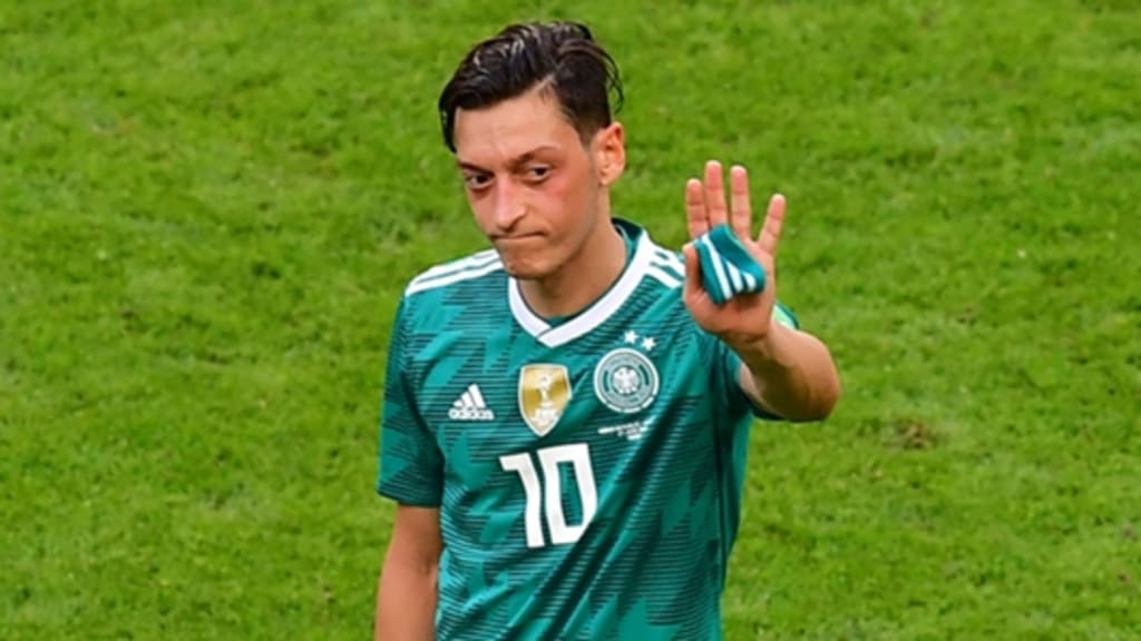Mesut Ozil Waves Goodbye To Germany