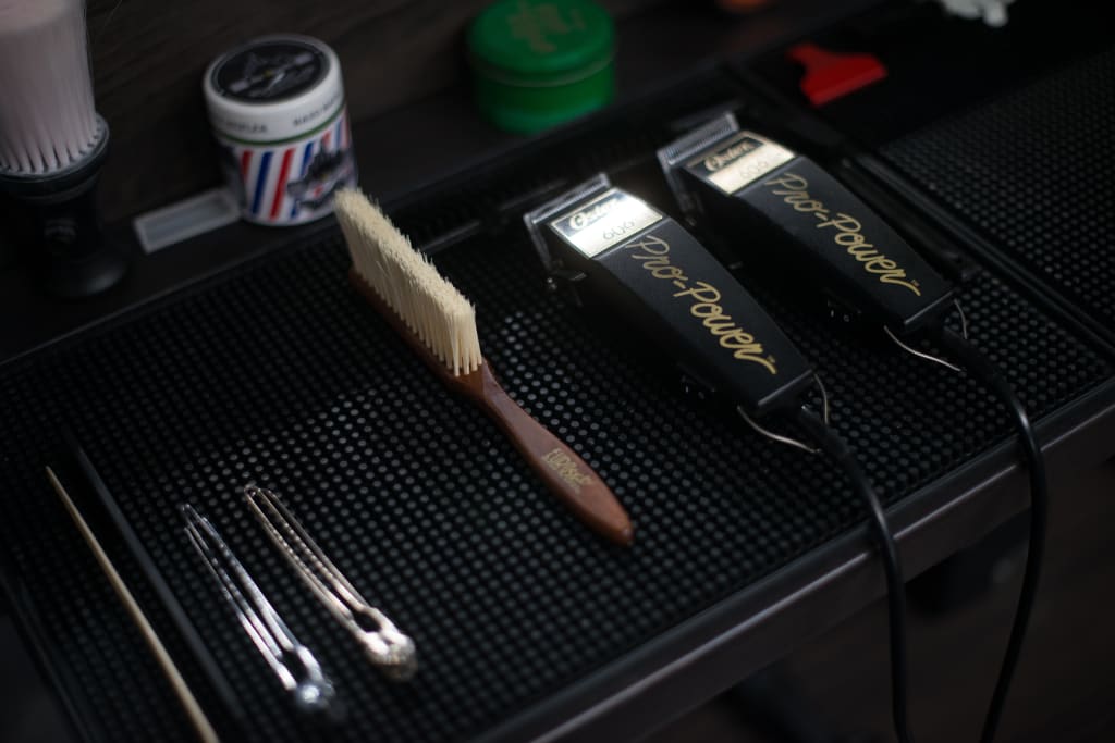 Barbershop Rendezvous: A Haircutting Fetish Barbershop Rendezvous: A Haircutting Fetish