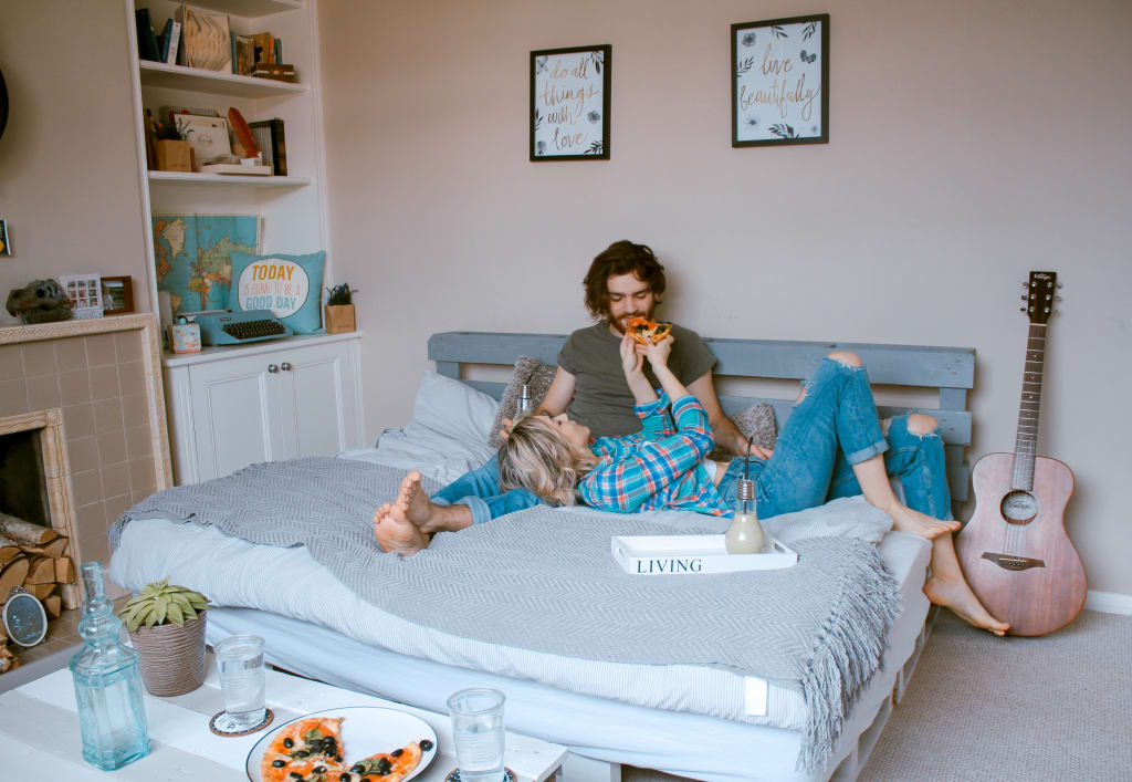 When Is the Right Time to Bring Your New Relationship Into the Bedroom? When Is the Right Time to Bring Your New Relationship Into the Bedroom?