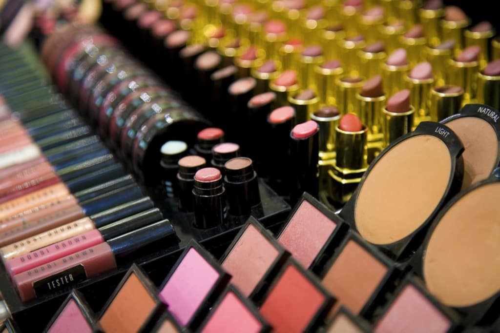 6 Best Drugstore Makeup Dupes for Your Favorite Brand Name Products 6 Best Drugstore Makeup Dupes for Your Favorite Brand Name Products