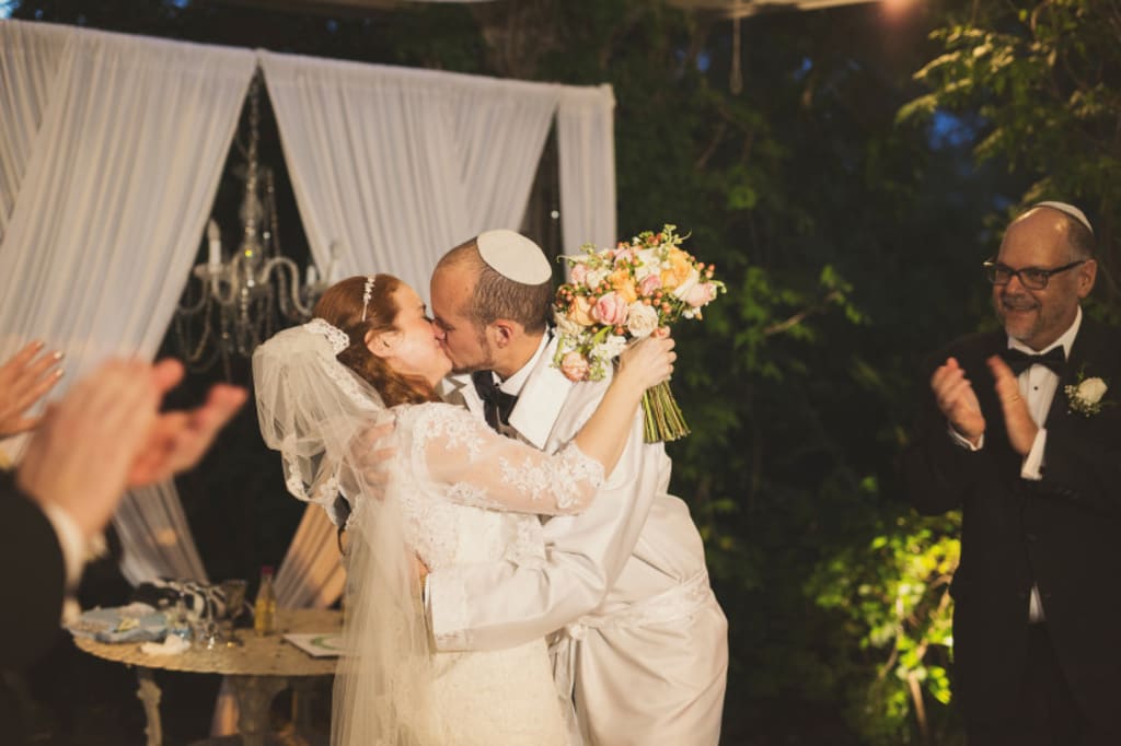 How to Plan a Jewish Wedding How to Plan a Jewish Wedding