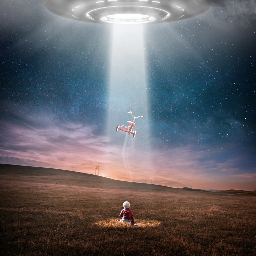 8 Out-of-This-World Podcasts About Aliens 8 Out-of-This-World Podcasts About Aliens
